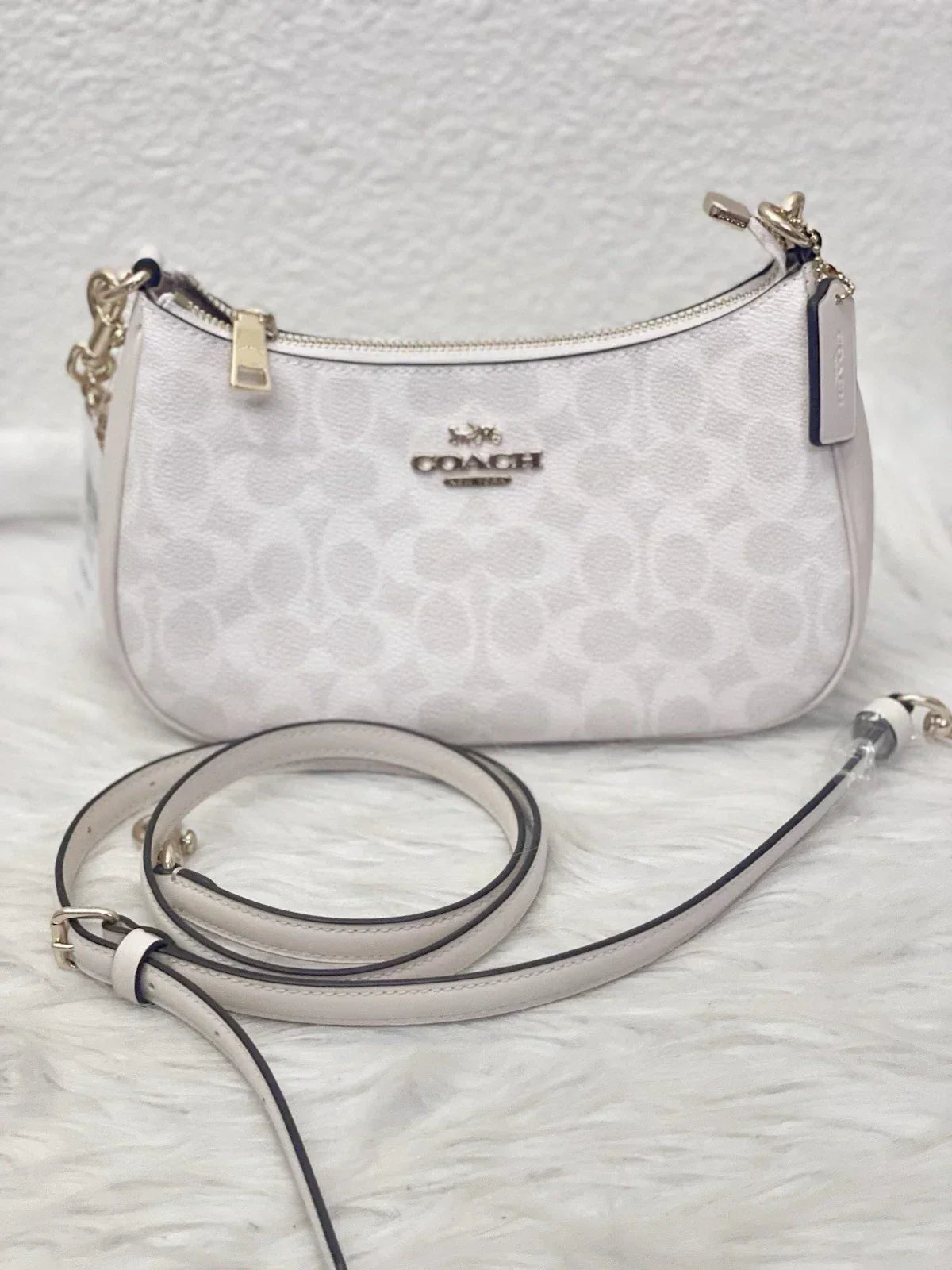 COACH Women’s Teri Shoulder Bag Signature Canvas